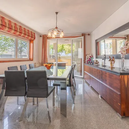 River Zen House بيت للعطل *