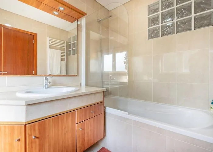 River Zen House بيت للعطل *